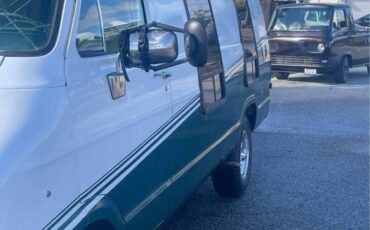 Dodge-b300-1977-white-2