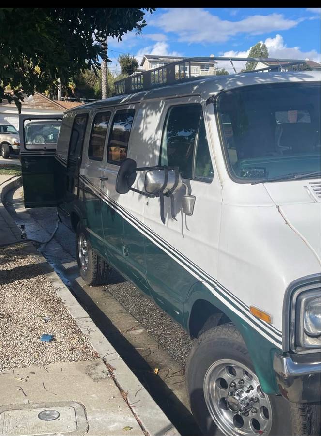 Dodge-b300-1977-white-4