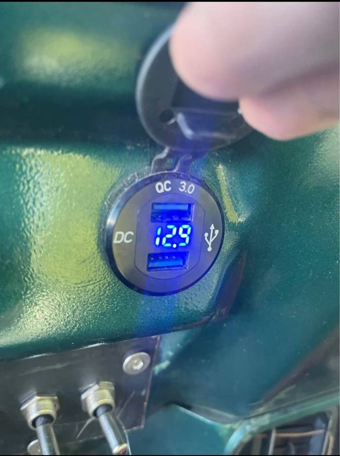 Dodge-b300-1977-white-5