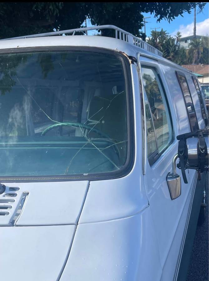 Dodge-b300-1977-white-7