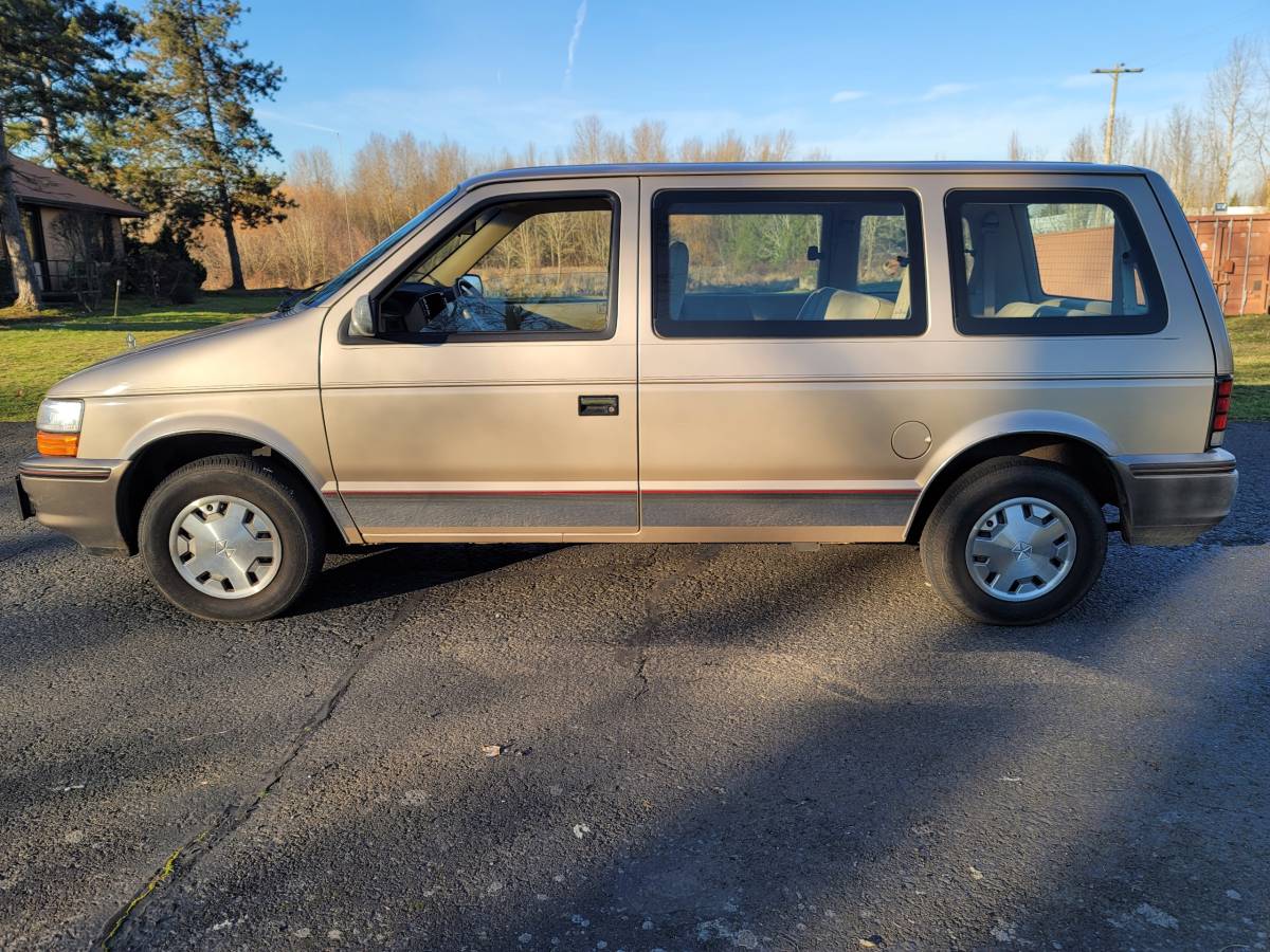 Dodge-caravan-1991-1