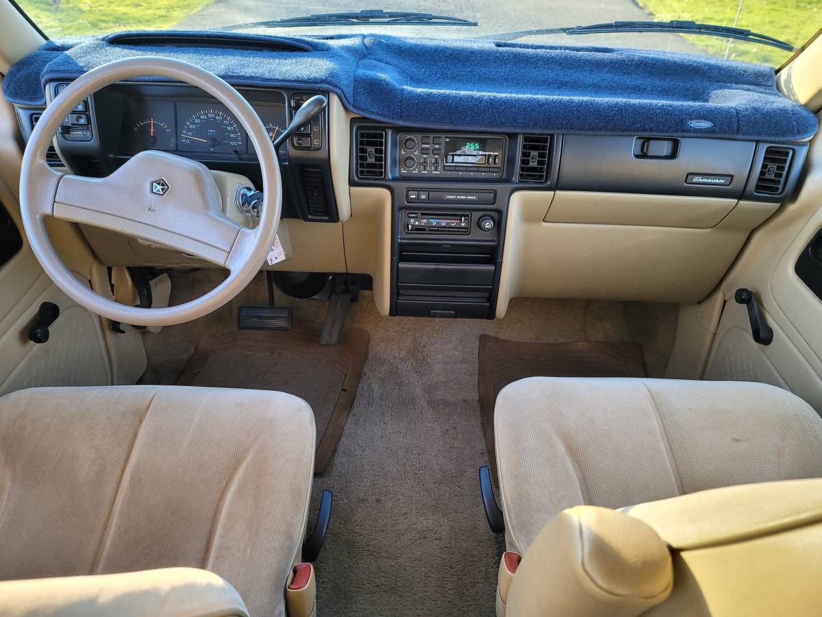 Dodge-caravan-1991-13