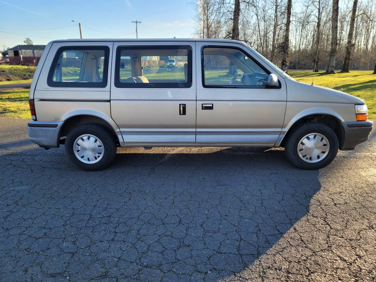 Dodge-caravan-1991-4