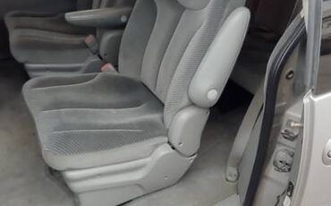 Dodge-caravan-1996-silver-4