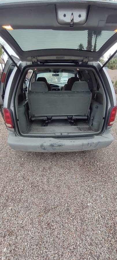 Dodge-caravan-1996-silver-5