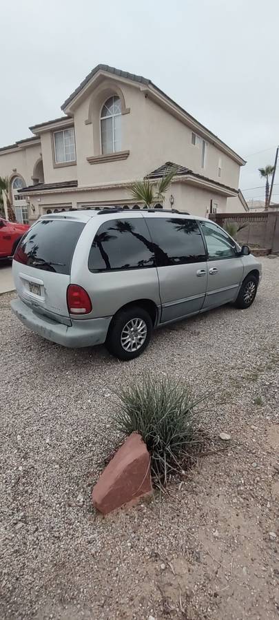 Dodge-caravan-1996-silver-9