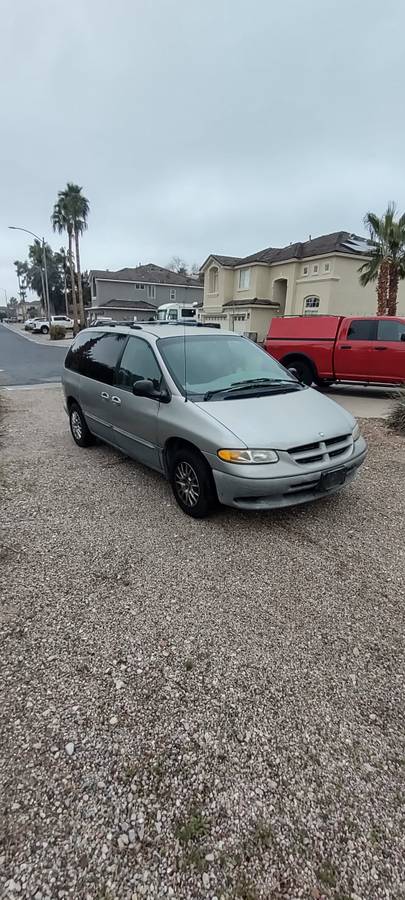 Dodge-caravan-1996-silver