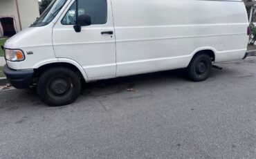 Dodge-cargo-van-2500-1995-white-2