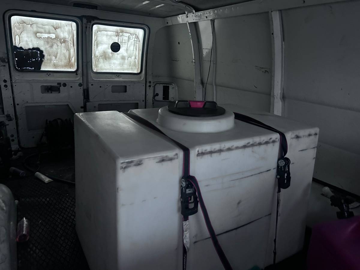 Dodge-cargo-van-2500-1995-white-3