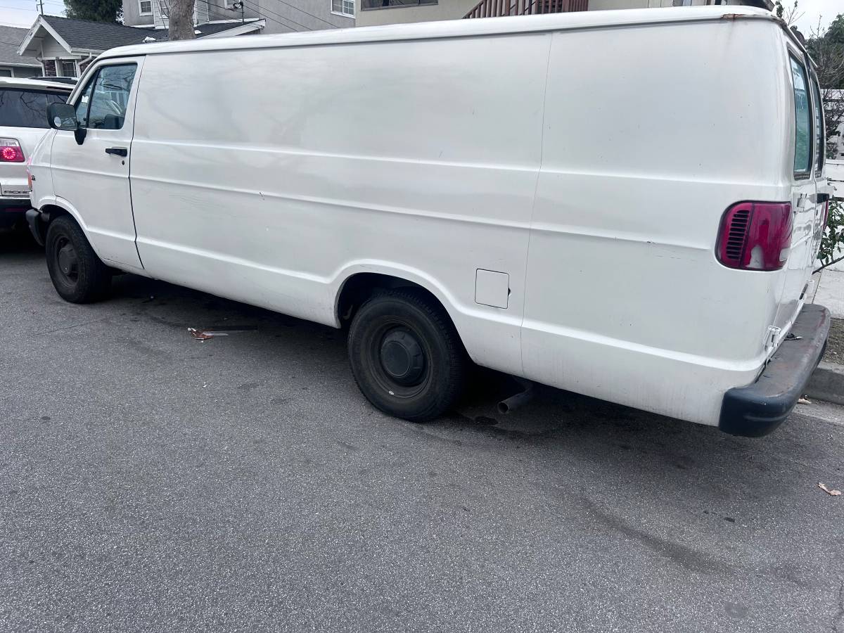 Dodge-cargo-van-2500-1995-white-5
