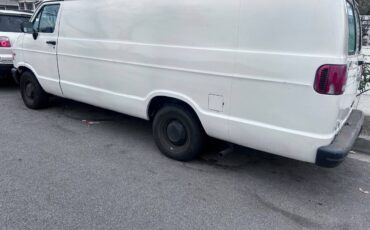 Dodge-cargo-van-2500-1995-white-5