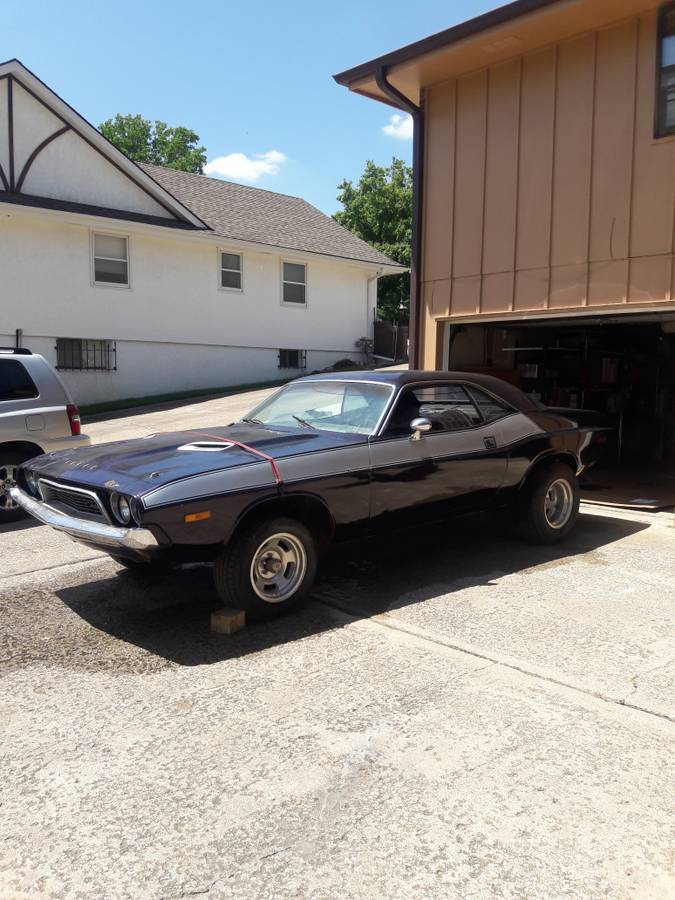 Dodge-challenger-1973-11