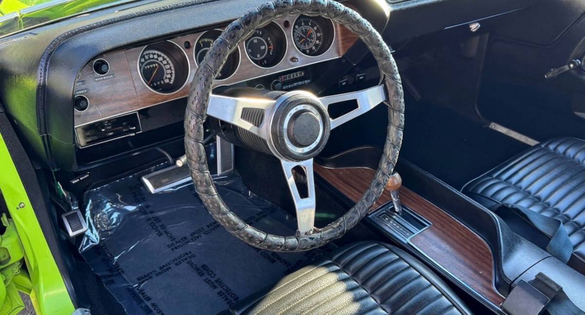 Dodge-challenger-rt-1970-green-11