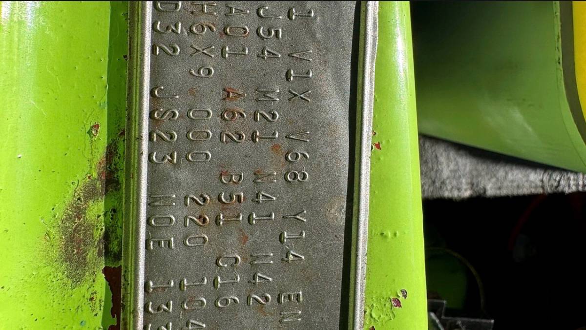 Dodge-challenger-rt-1970-green-17