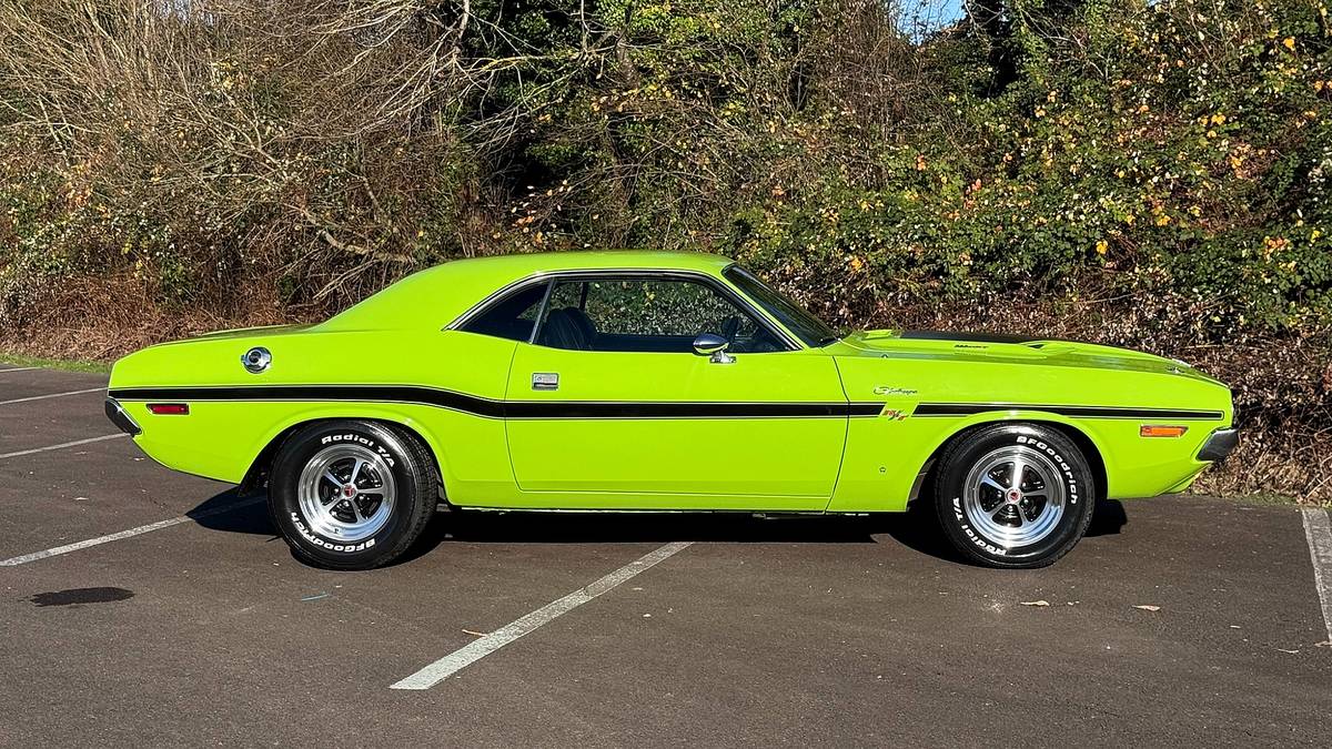 Dodge-challenger-rt-1970-green-2