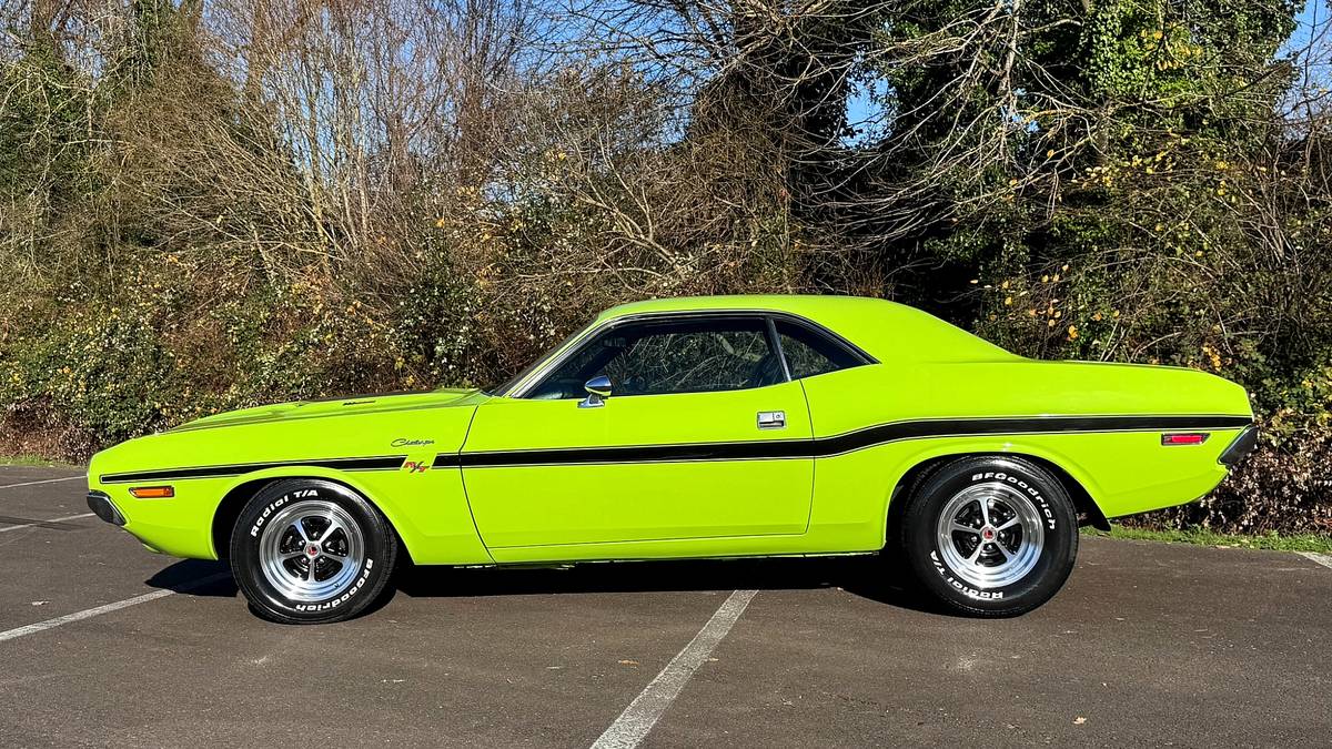 Dodge-challenger-rt-1970-green