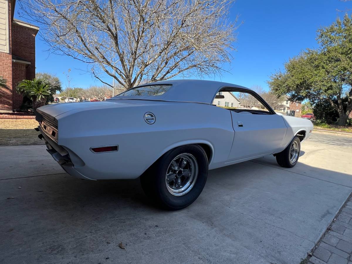 Dodge-challenger-rt-1970-purple-18