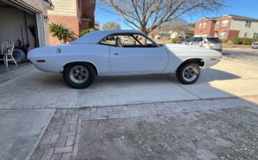 Dodge-challenger-rt-1970-purple-22