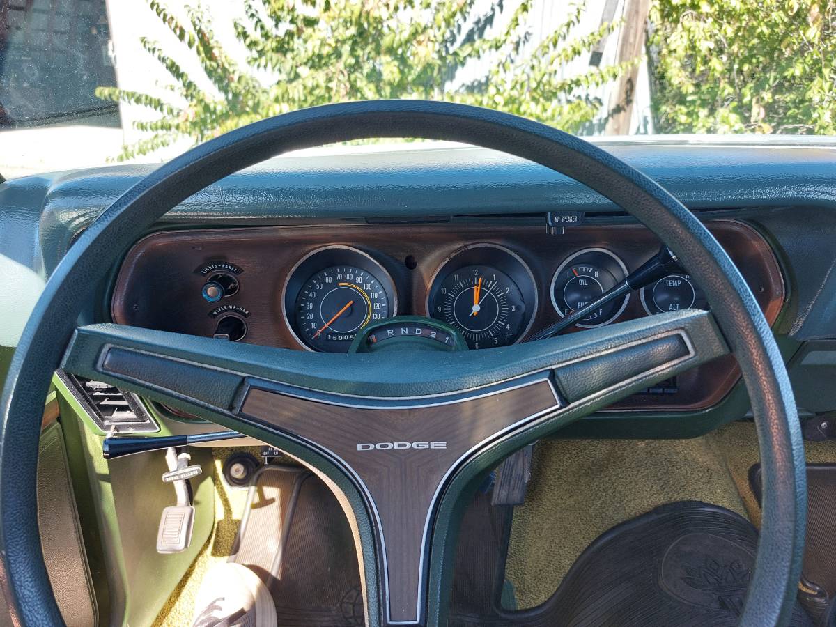 Dodge-charger-1972-green-18