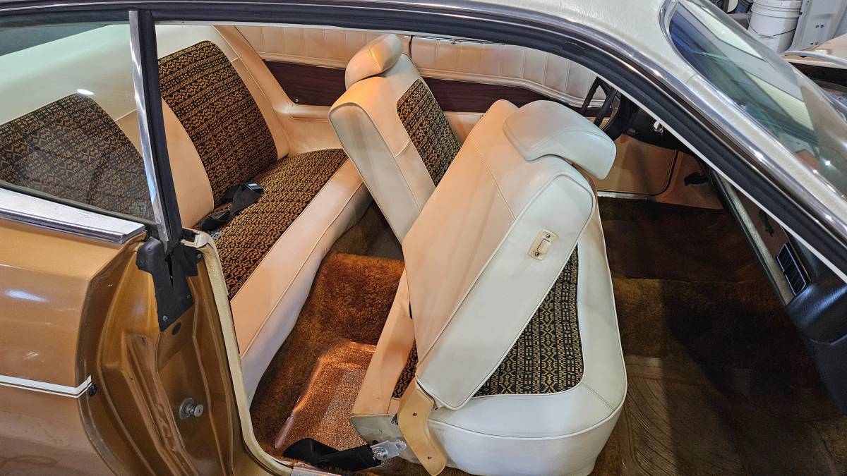 Dodge-charger-1973-10