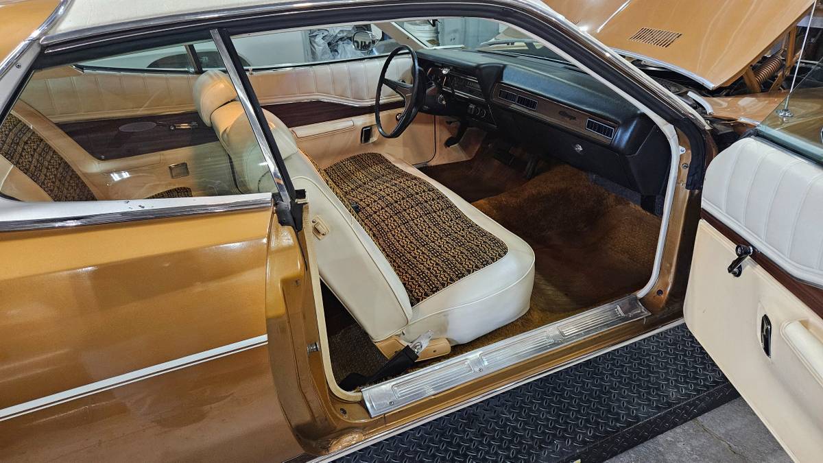 Dodge-charger-1973-11