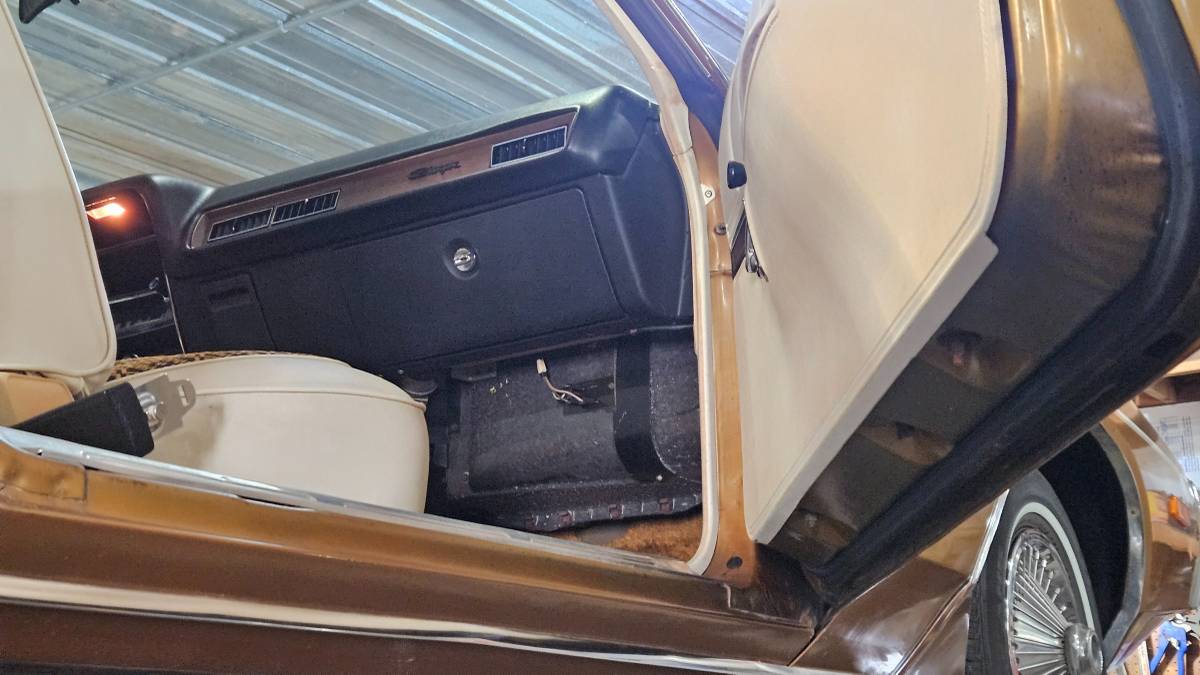 Dodge-charger-1973-9