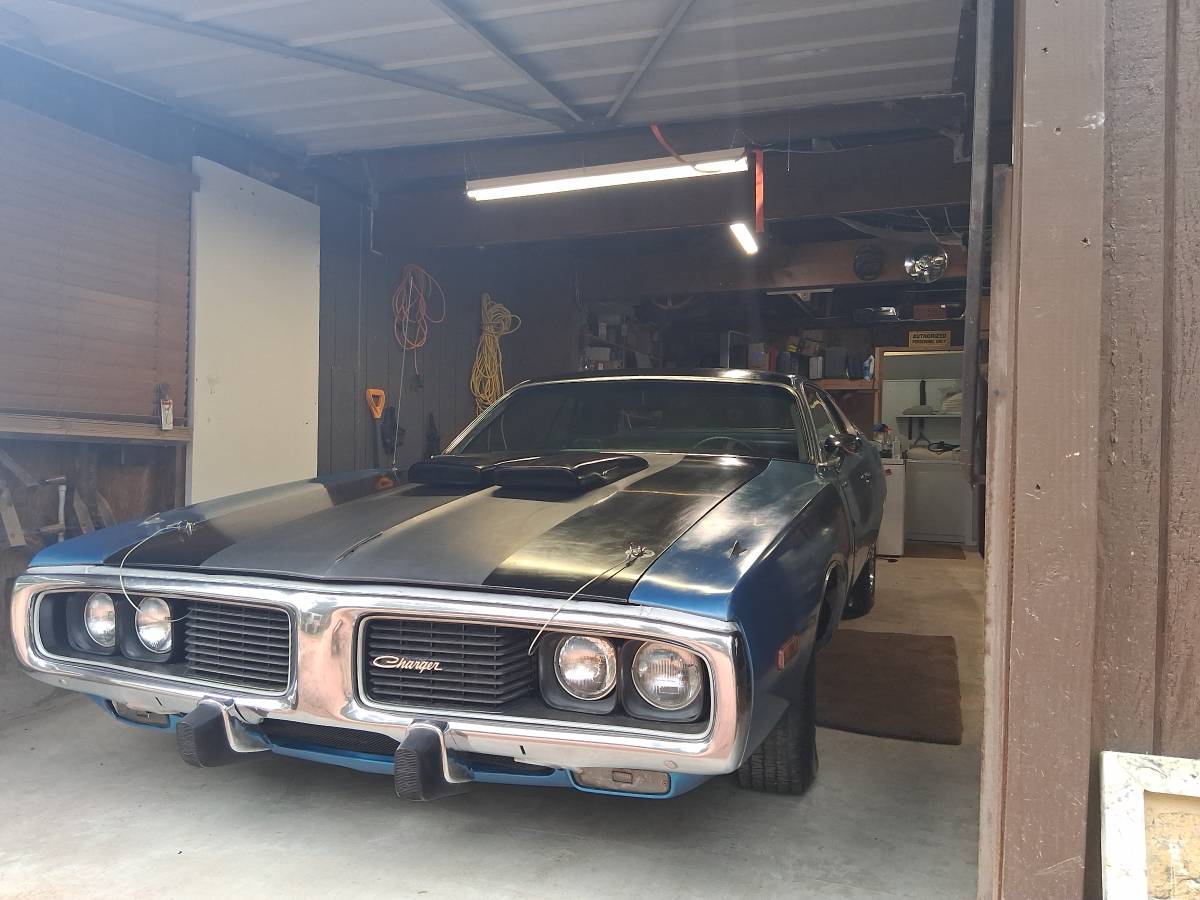 Dodge-charger-1974-3