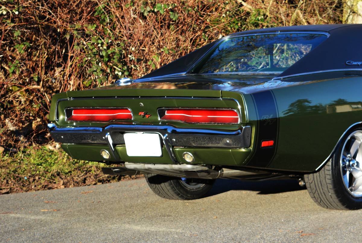 Dodge-charger-rt-1969-green-10