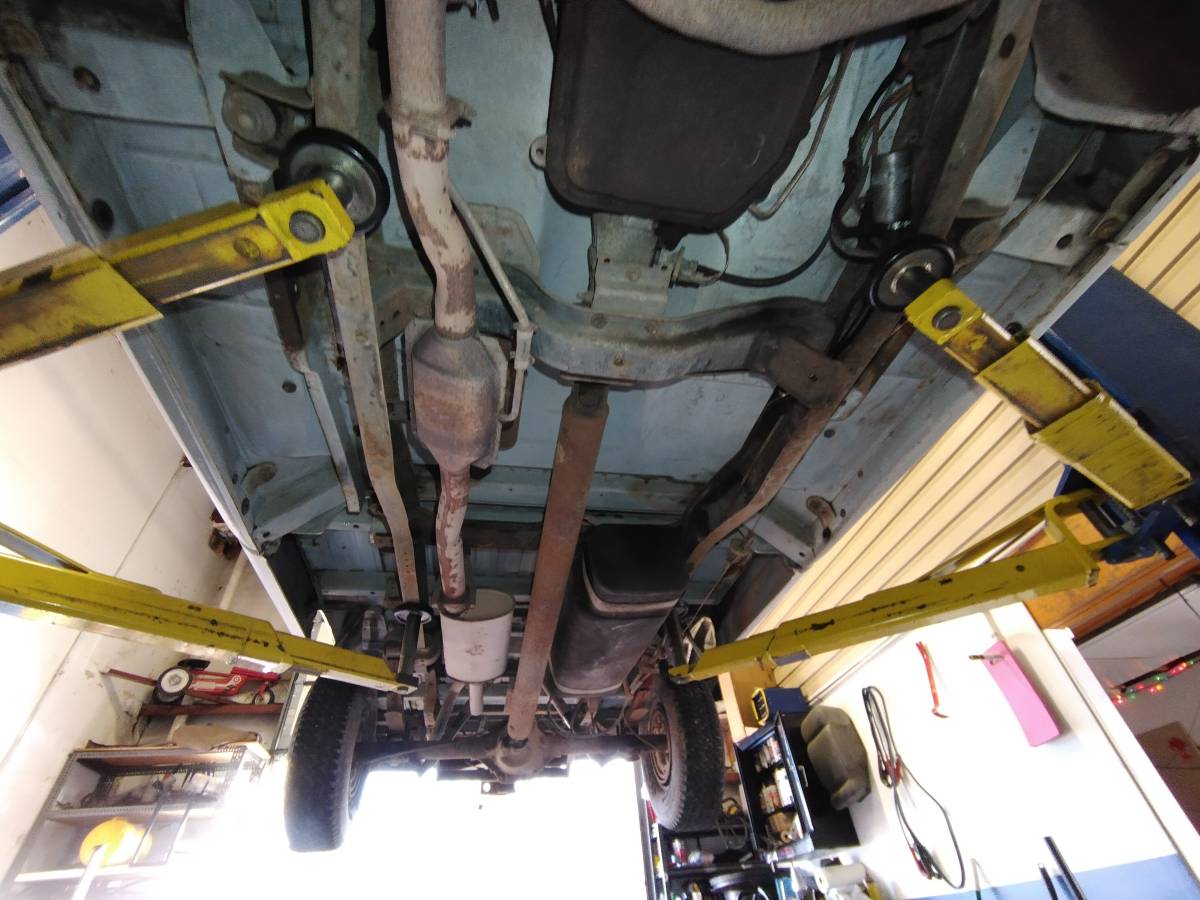 Dodge-d-series-d150-1989-white-22