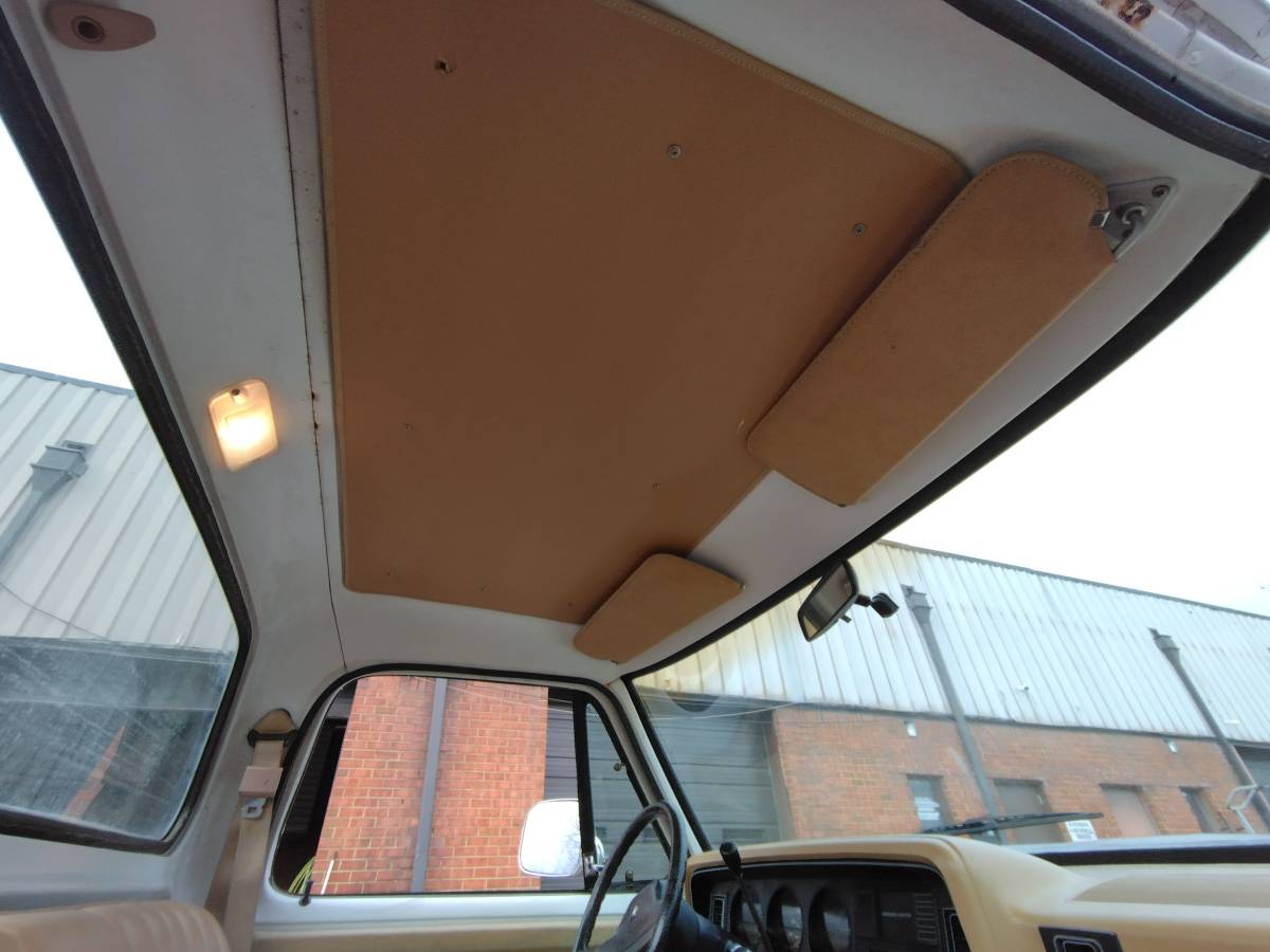 Dodge-d-series-d150-1989-white-23