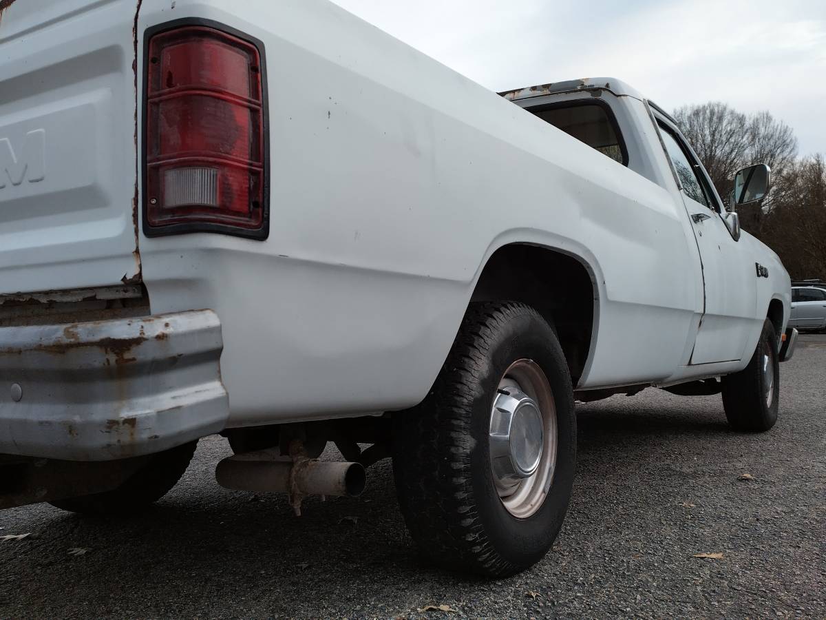 Dodge-d-series-d150-1989-white-5