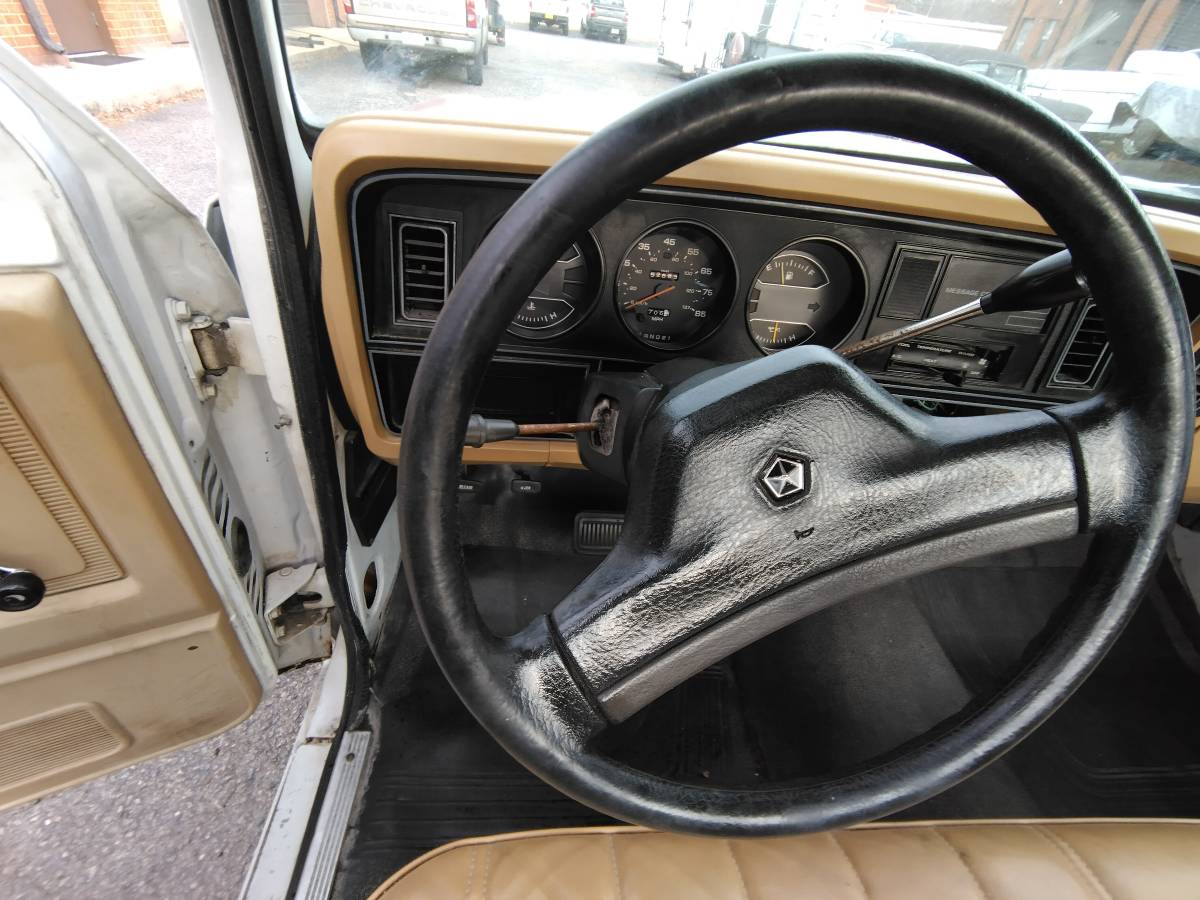 Dodge-d-series-d150-1989-white-9