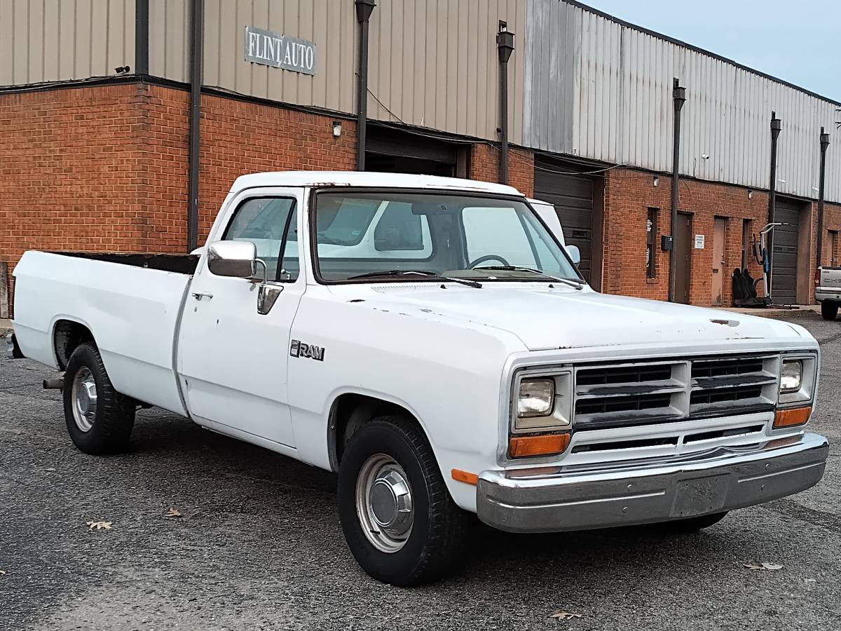 Dodge-d-series-d150-1989-white