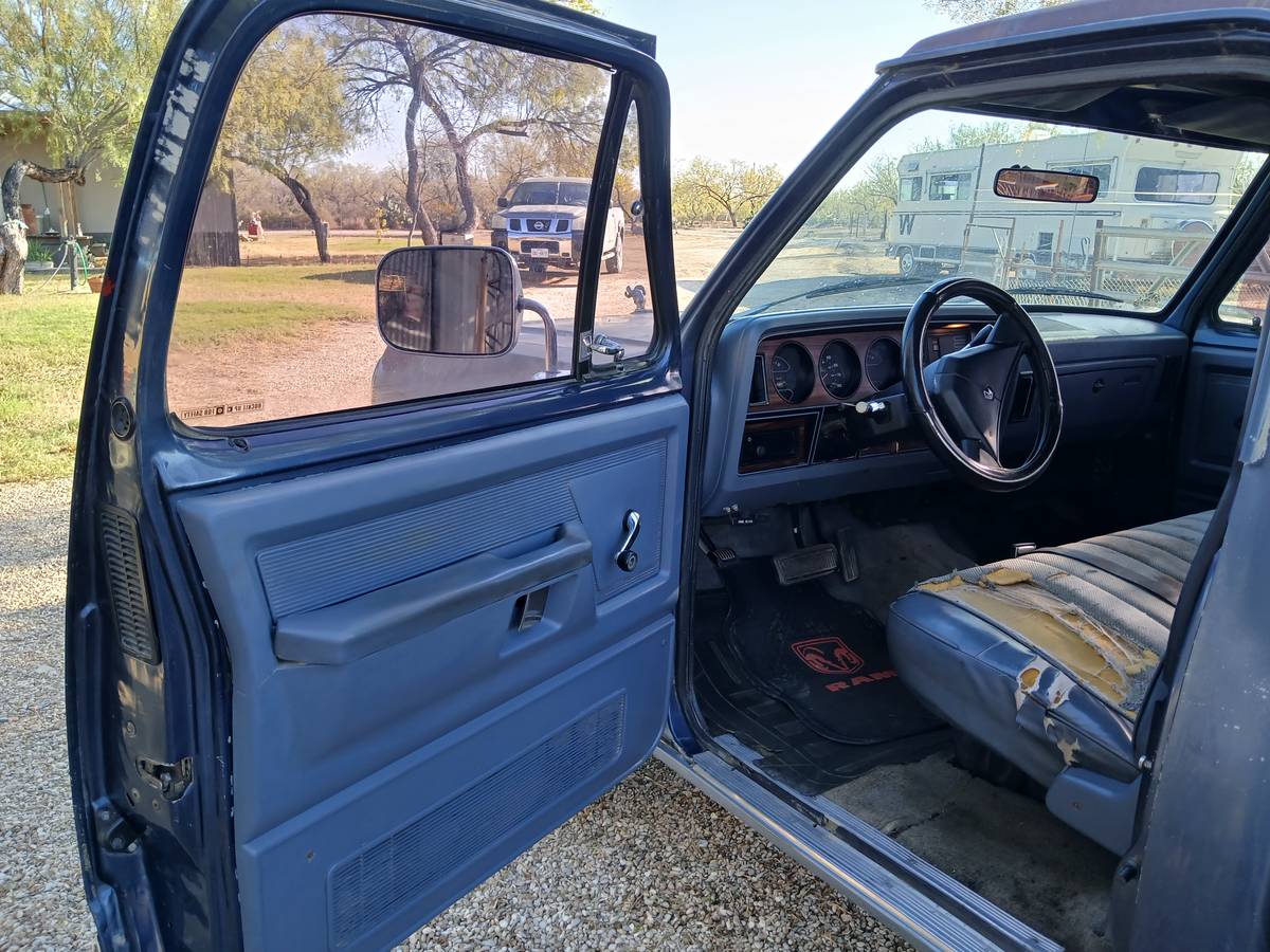 Dodge-d100-1989-blue-18