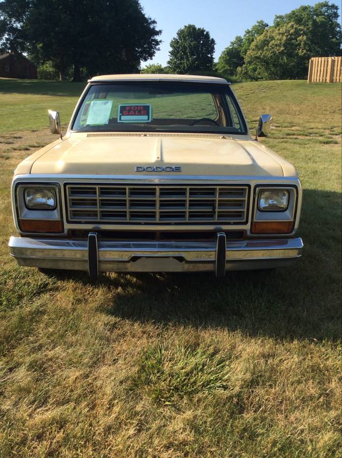 Dodge-d150-1985-brown-1