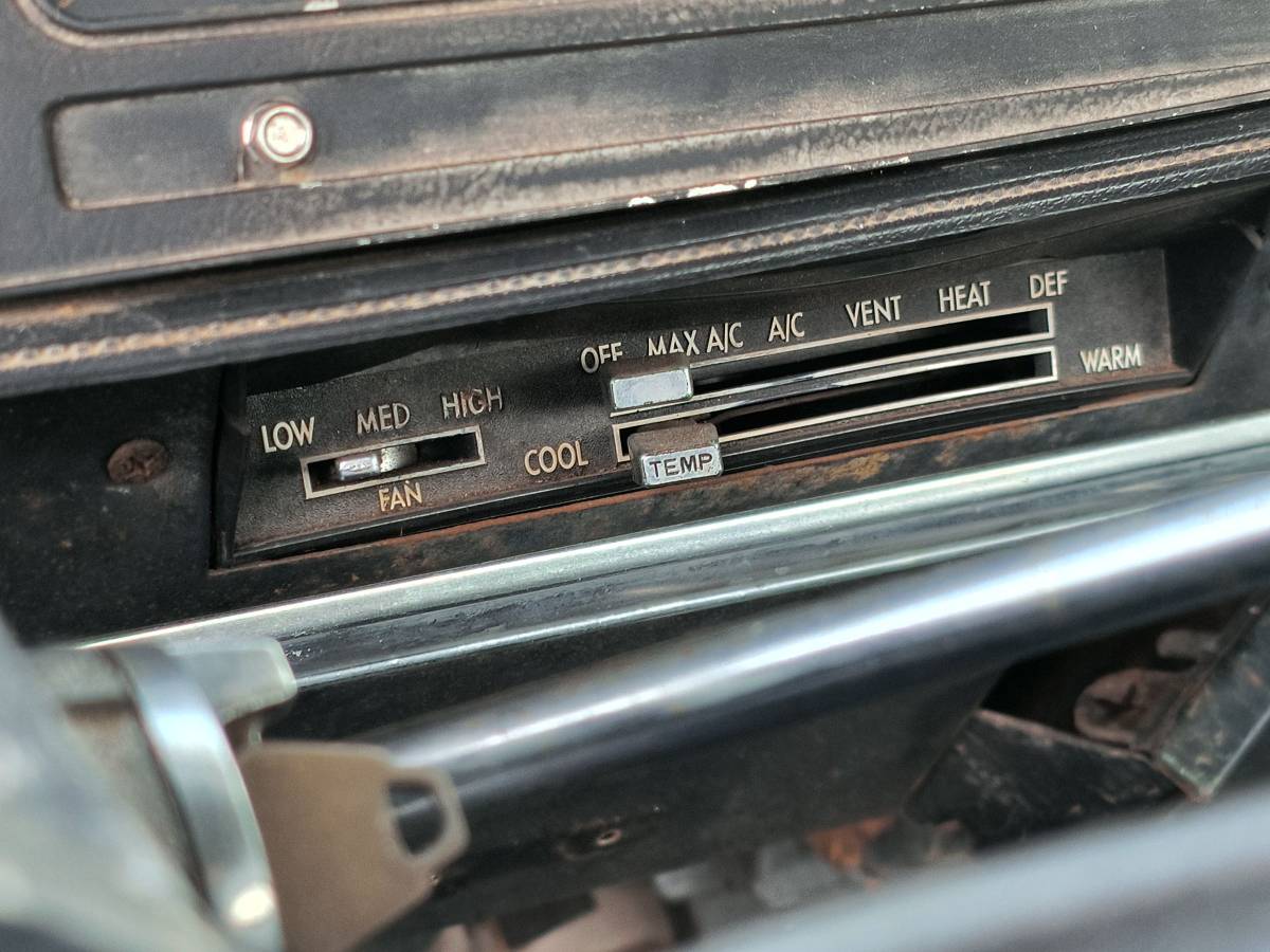 Dodge-d150-power-wagon-1978-silver-14