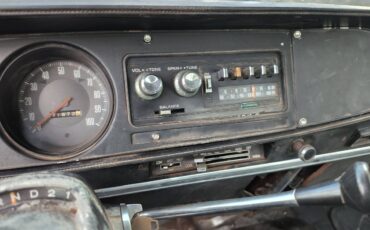 Dodge-d150-power-wagon-1978-silver-6