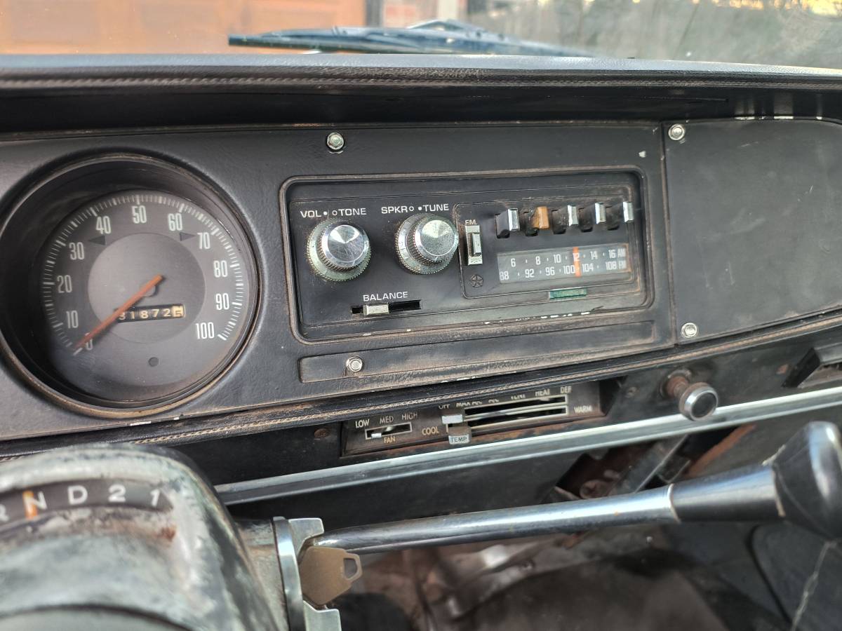 Dodge-d150-power-wagon-1978-silver-6