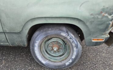 Dodge-d200-crew-cab-1975-green-11