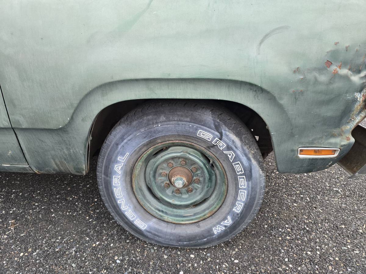 Dodge-d200-crew-cab-1975-green-11