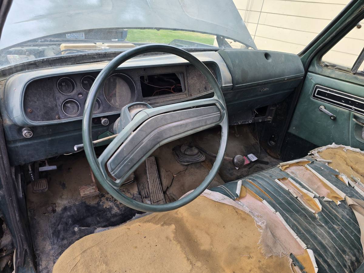 Dodge-d200-crew-cab-1975-green-19