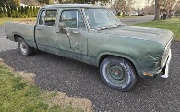 Dodge-d200-crew-cab-1975-green