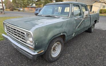 Dodge-d200-crew-cab-1975-green-4