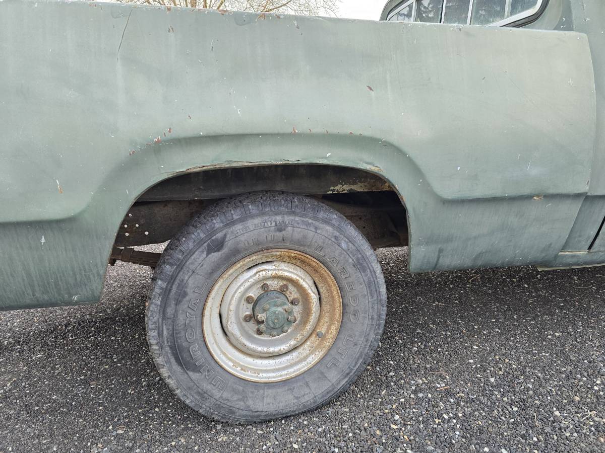 Dodge-d200-crew-cab-1975-green-7