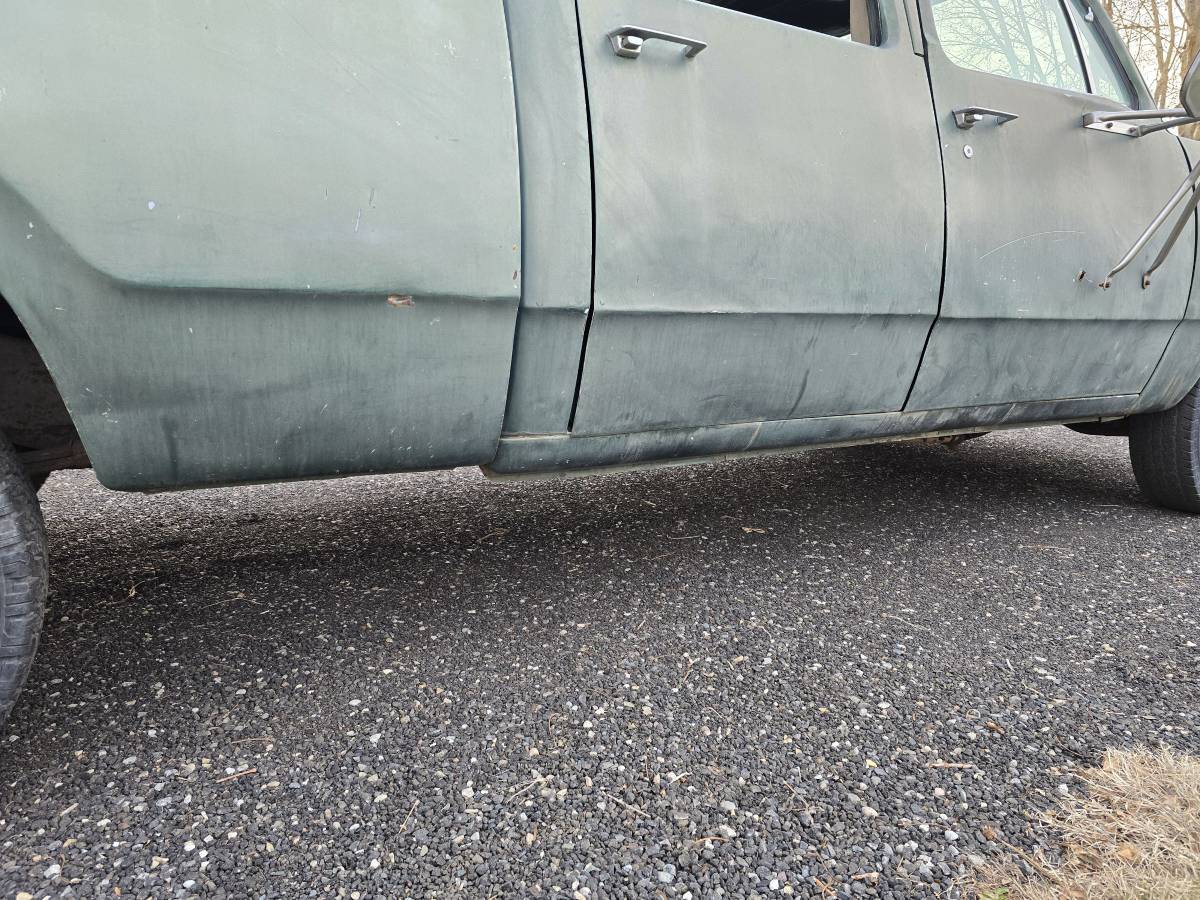 Dodge-d200-crew-cab-1975-green-8