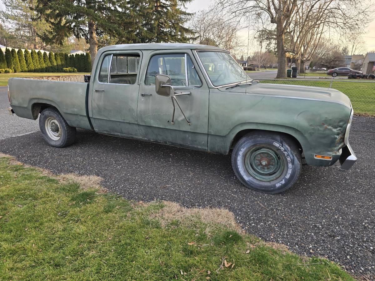 Dodge-d200-crew-cab-shortbed-1975-green-6
