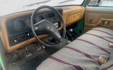 Dodge-d250-1985-5