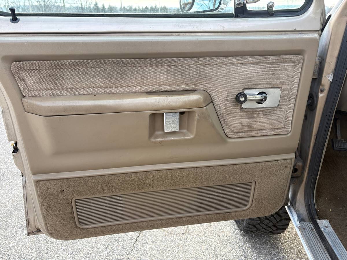 Dodge-d250-w250-diesel-1990-white-5