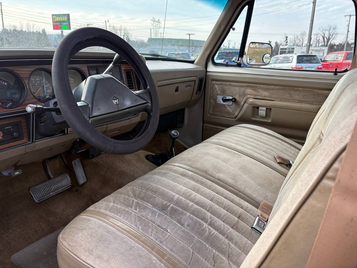 Dodge-d250-w250-diesel-1990-white-8