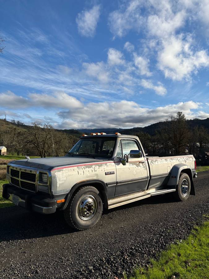 Dodge-d350-diesel-1991-grey